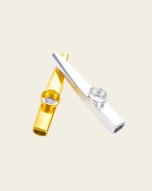 Musikinstrument Ansingtrommel  "Kazoo" in Silber und Gold