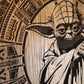Rundes Holz-Bild mit diversen Abbildung von Star Wars, mittig als Hauptfigur Yoda, Detailaufnahme